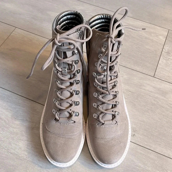 NWOT Rhyme Hike Sport Sneaker Boot Taupe, Size 8 - Picture 2 of 9